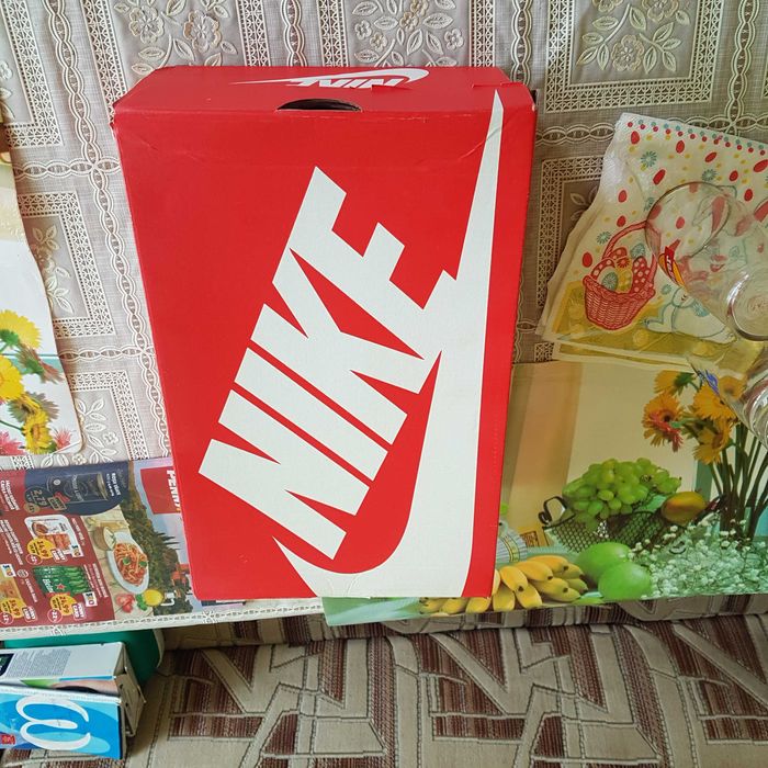 Vand adidasi  Nike
