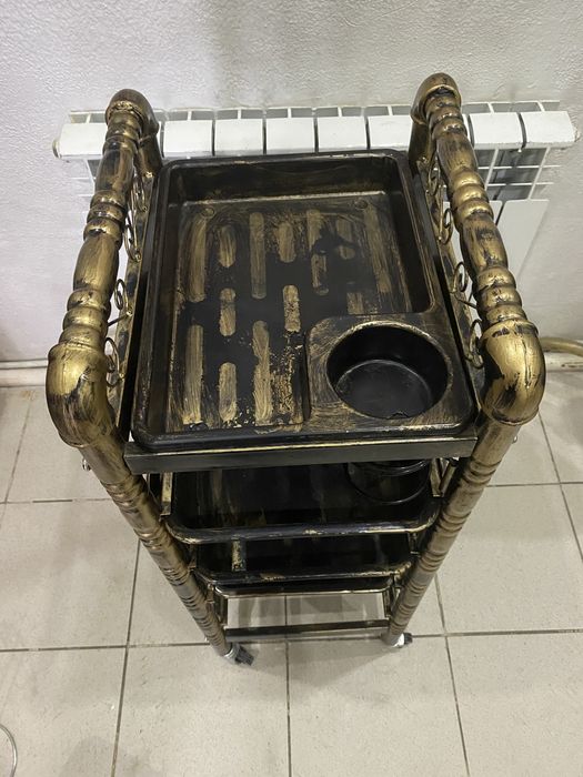 помощник парикмахера