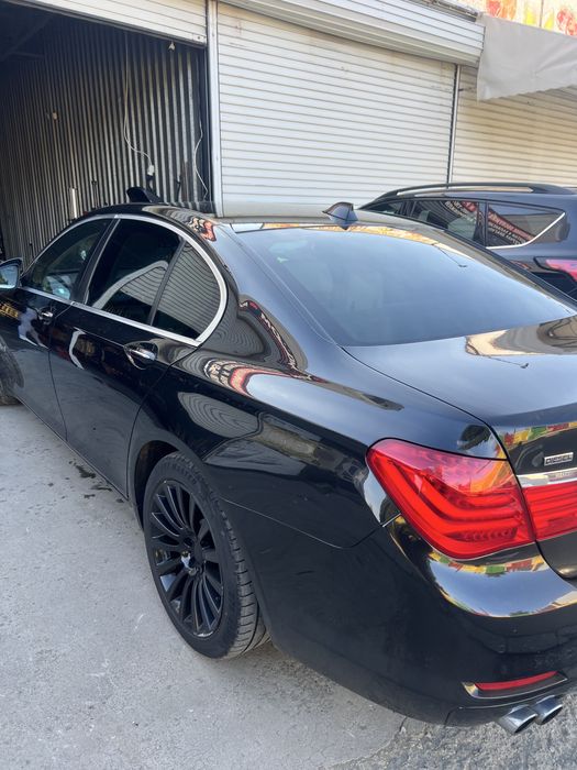 BMW 7 Series (F01) – отлично състояние