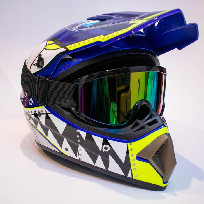 Каска подходяща за мотокрос , планински велосипед , ел. тротинетка