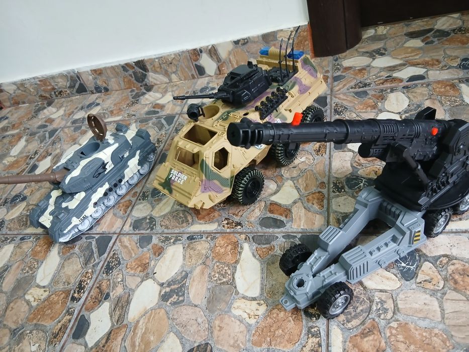 3 jucarii Noriel tanc, tun si autoblindat in stare perfecta