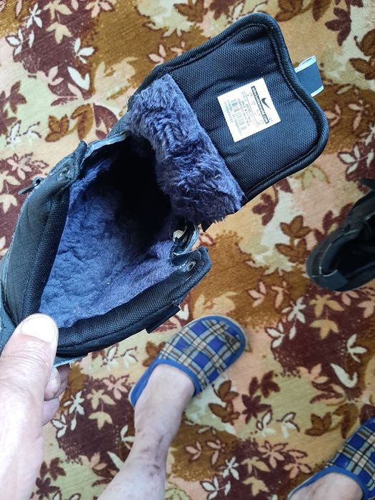 Продам кроссовки