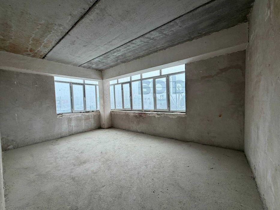 Продаётся 3х комн квартира на 2 этаже Ор-р 5 микрорайон Мегамаркет