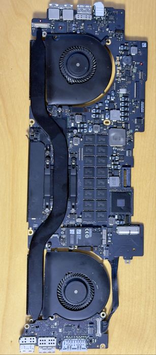 Placa baza APPLE  MacBook Pro 2015 cu sistem racire complet + ram..