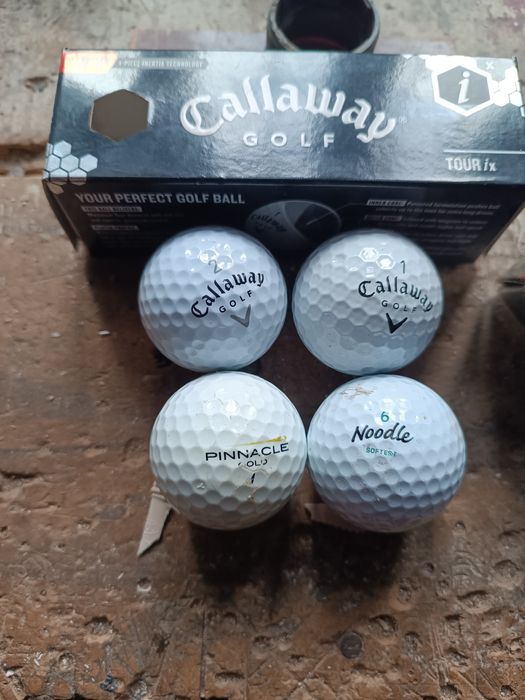 Продавам четири голф топки