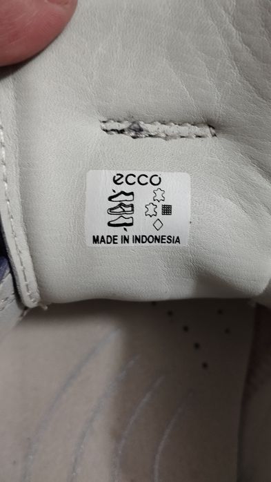 Женские кроссовки ecco