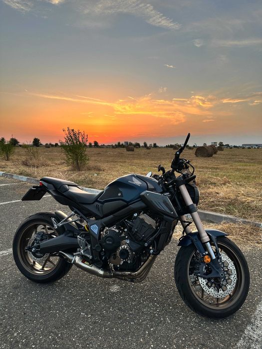 Honda CB650R 2021 | 19.000 KM | Full Accesorizată & Îngrijită