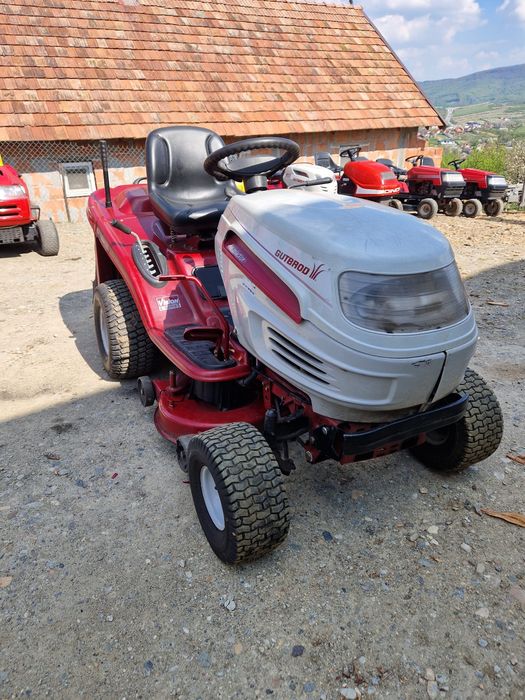 Tractoras de tuns iarba