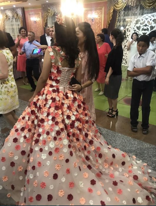 Вечернее платье на прокат