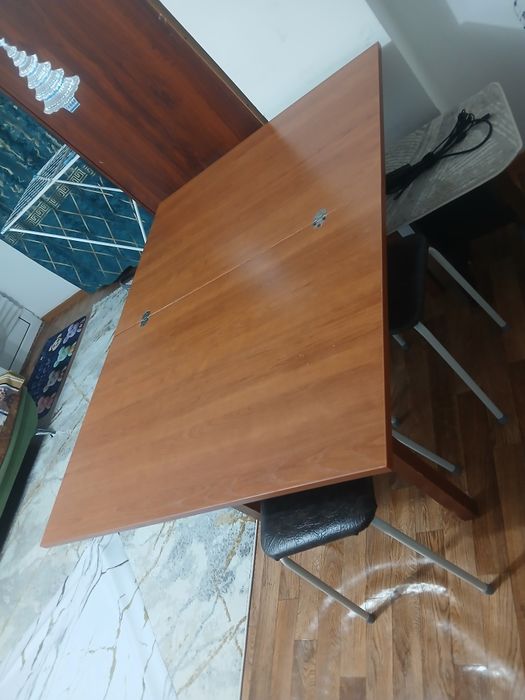 Продам стол на кухню