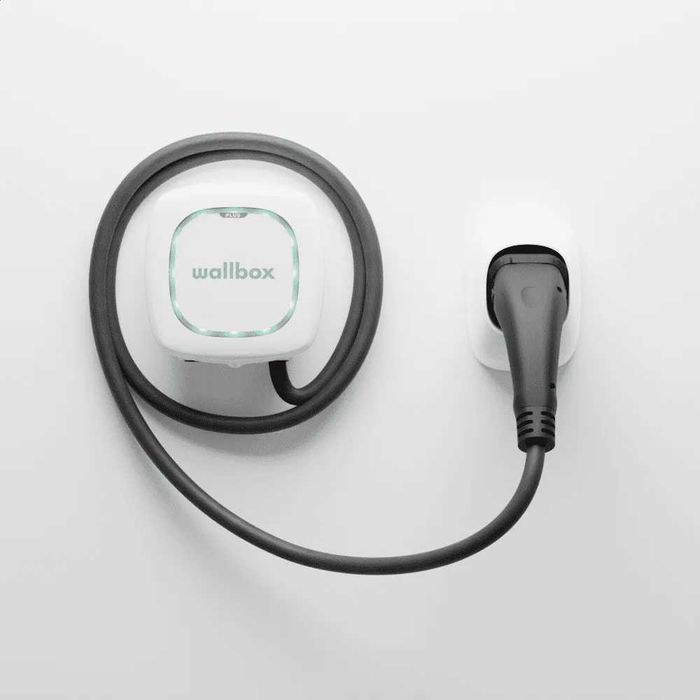 Зарядные станции для электромобилей.