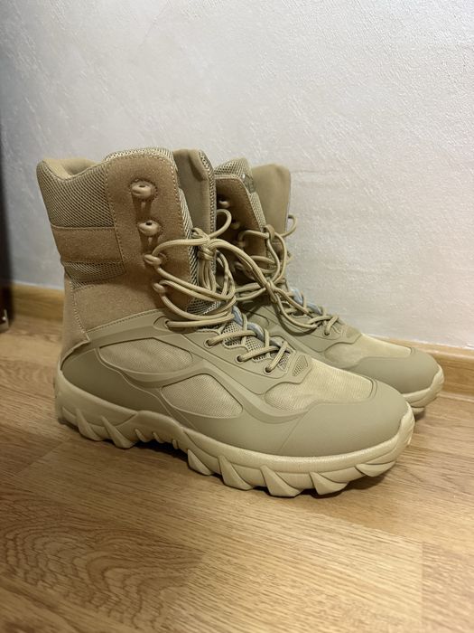 Мъжки бежови боти