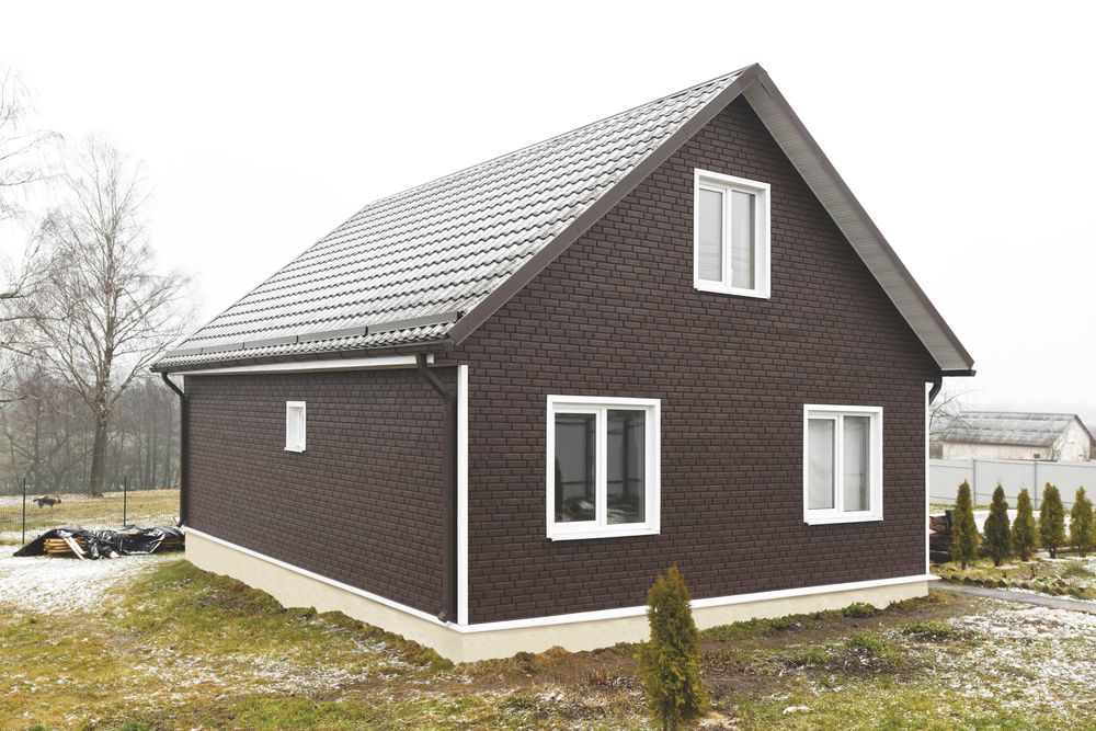 Облицовка дома под Кирпич. Водосток, софиты, гибкая черепица.