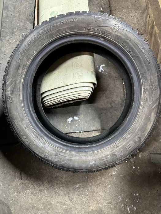 Продам зимний комплект резины