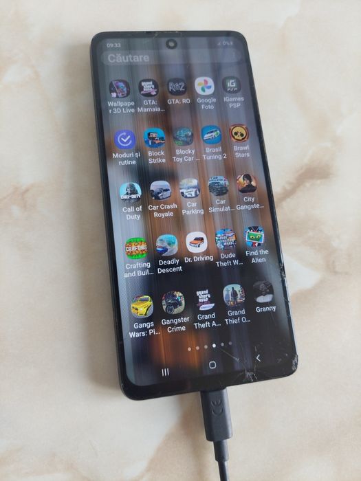 Vând Samsung Galaxy A51 + husă [necesită baterie nouă] //poze reale