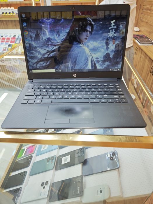 HP AMD 3050u ssd256 /4