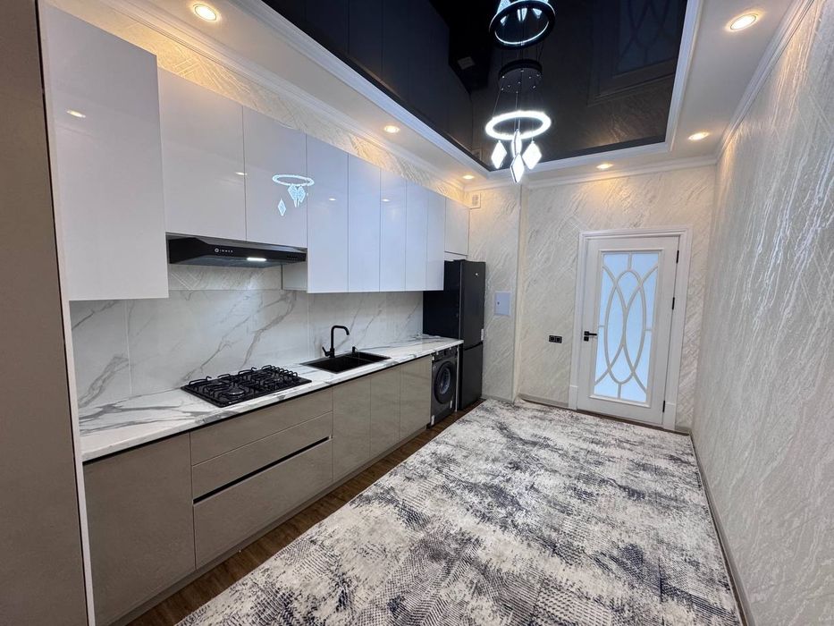 Terakzordan 3 xonalik kvartira sotiladi 90m² yangi remont
