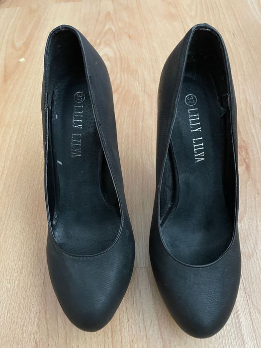 Дамски обувки на токчета