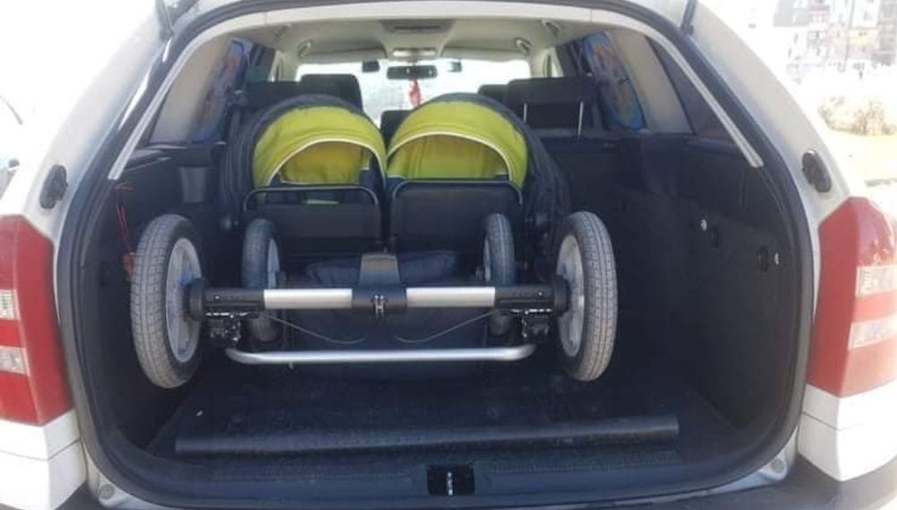 Количка за близнаци или породени деца