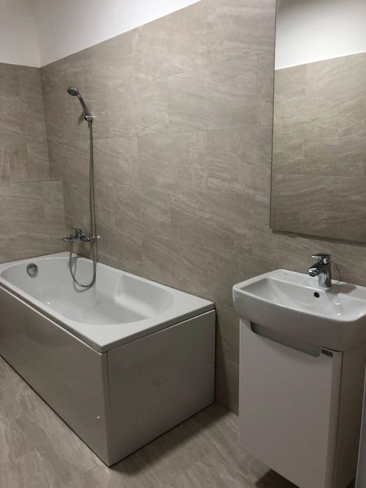 De inchiriat: apartament 2 camere, zona centrala, parter