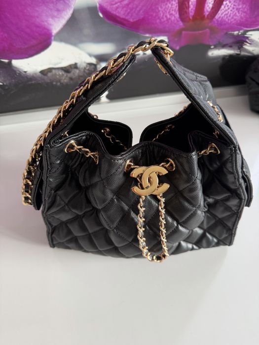 Кожена чанта  CHANEL 25