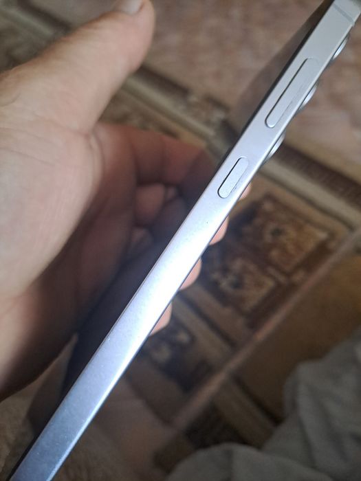 Продам Самсунг S24 FE