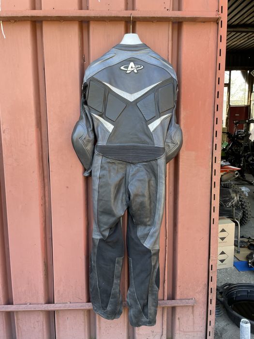 Akito кожен екип