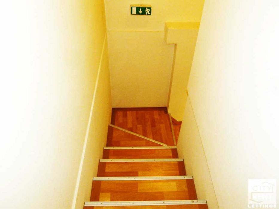 Дава се под наем Офис в Велико Търново, Център - 130 кв.м за 1330 € - Снимка #9