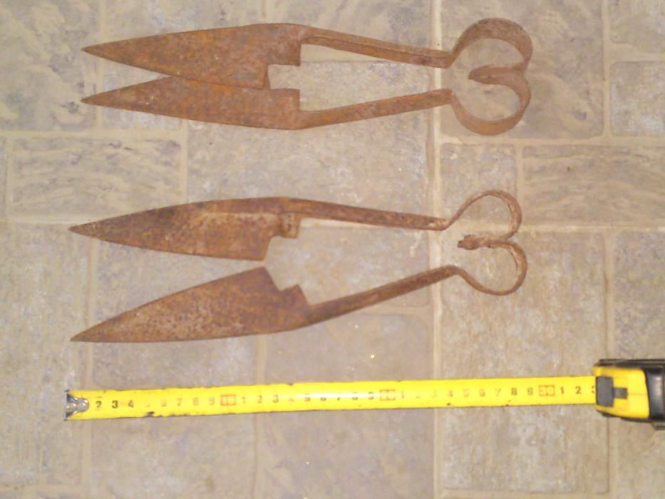 Продавам два броя огромни Камази