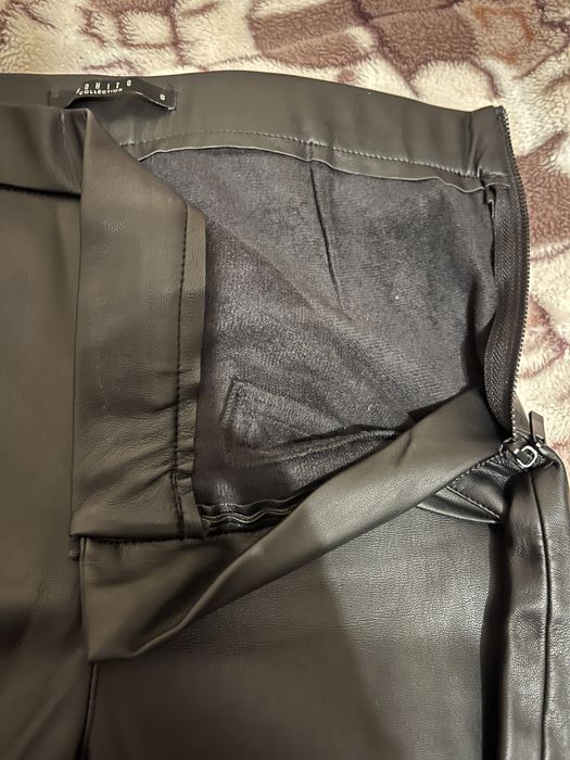 Pantaloni imitatie piele negrii