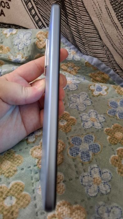 Vivo Y33s продам