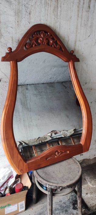 Зеркало настенное в деревянной раме. СССР