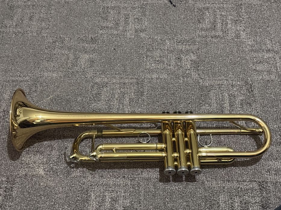 Trompeta Yamaha YTR 4335GII