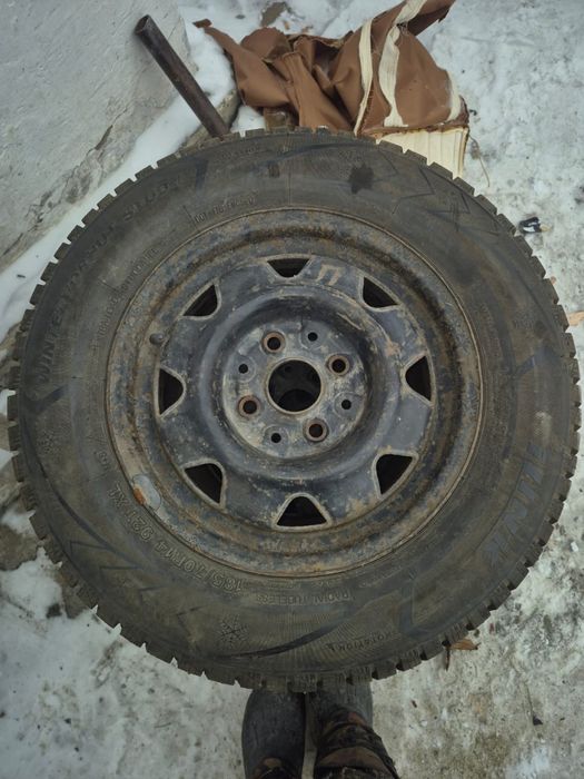 Продам комплект зимней резины R14