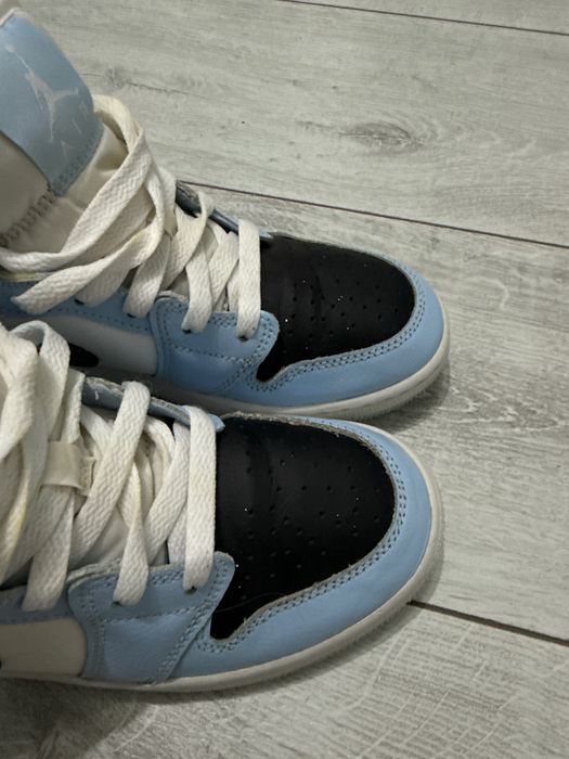 Air Jordan 1 Mid Ice Blue