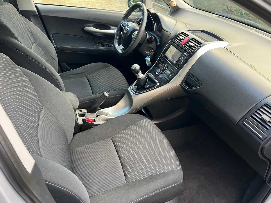 TOYOTA Auris 2013 — imagine 4
