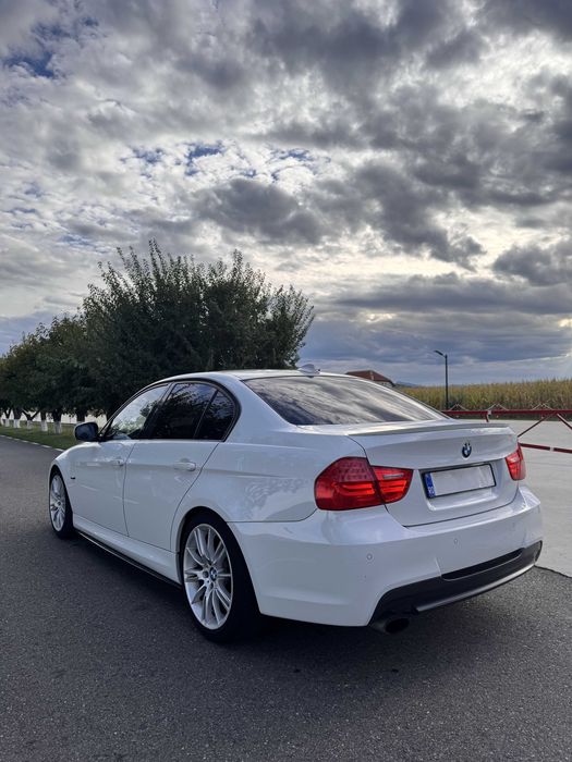 BMW E90 LCI 318i M Paket – 2010 – 2.0 Benzină