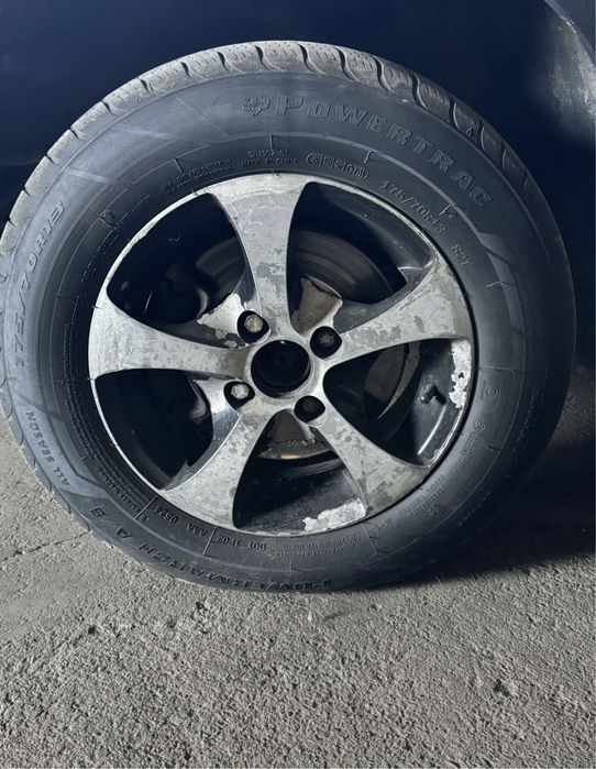 Продам диски на 13 с резиной