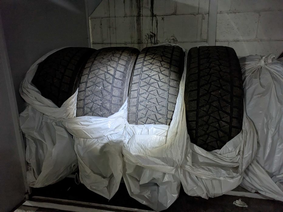 Зимние шины Bridgestone 265/65 R17