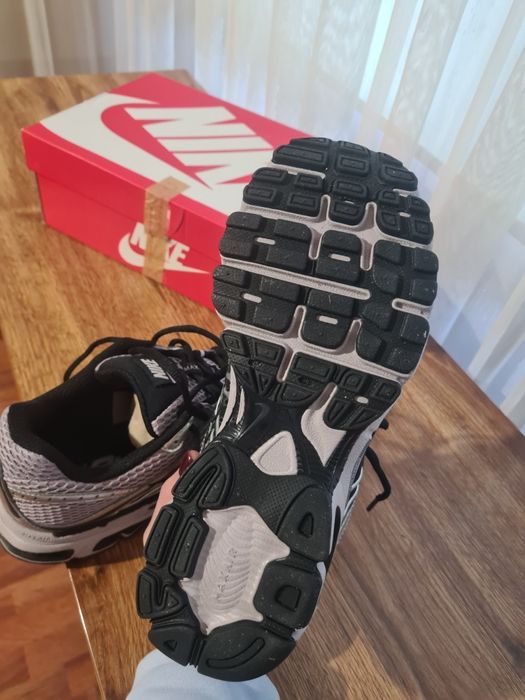 Nike Air Max Moto 2K маратонки