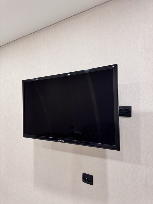 Прродам телевизор диагональ 40