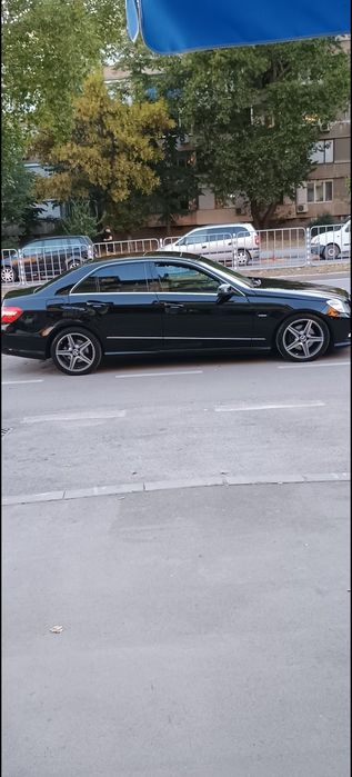 Продавам Мерцедес Е350 AMG спорт пакет