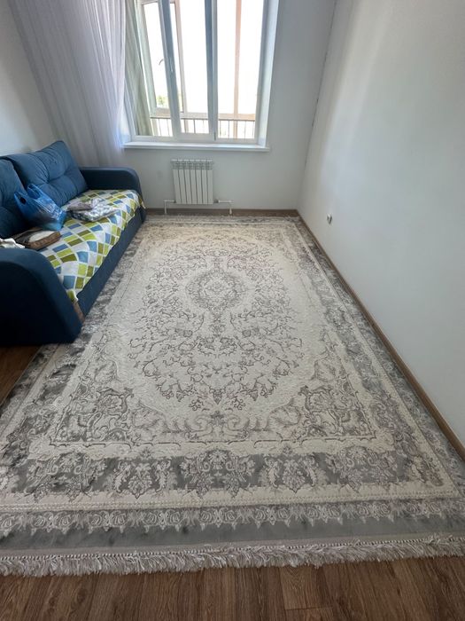продам ковры, кресло, диван, учебный стол