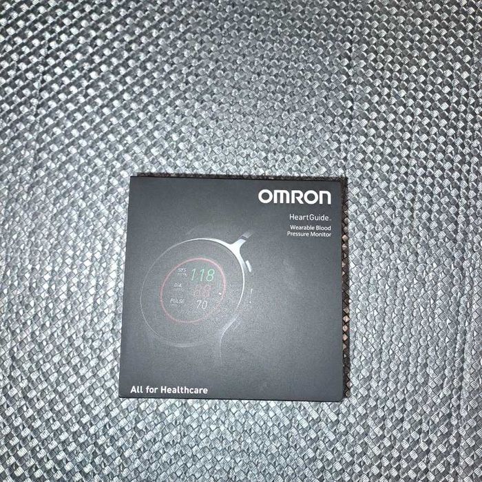 OMRON единствен сертифициран измерващ кръвно налягане Японски -700лв