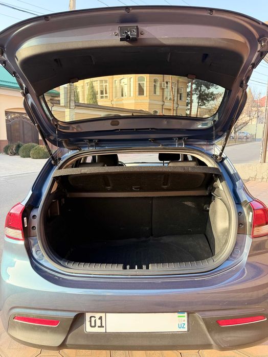 Продается Kia Rio 2018г (51,245 тыс пробег) Цвет Синий Дымчатый