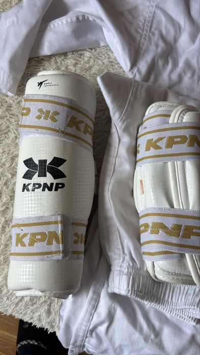 Продам тренеровочный комплект