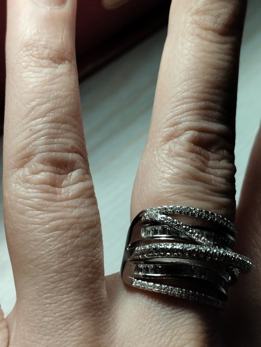 Продам серебряное кольцо