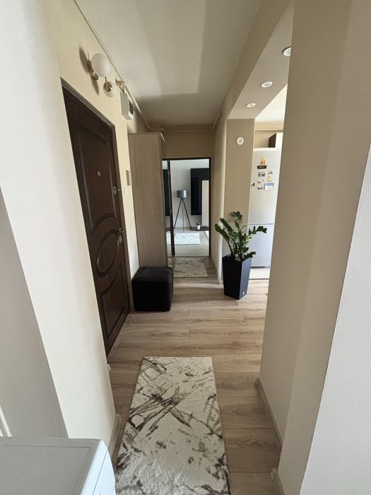 Vand apartament cu 2 camere