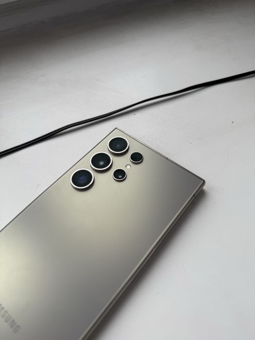 Продам Samsung S24 Ultra