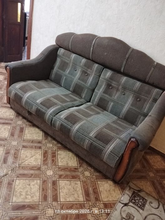 Продам  диван и два кресла
